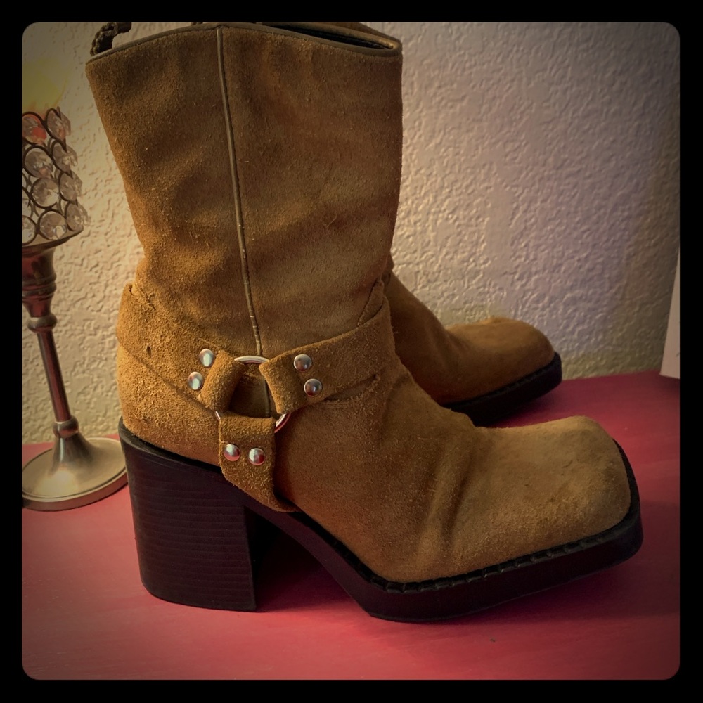 Arizona Jean Co. suede dingo style size 8 boots